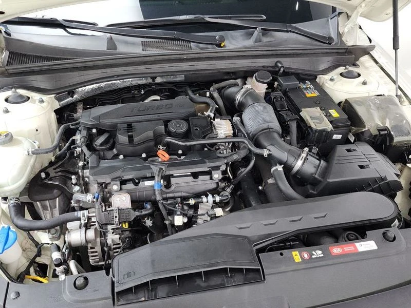 Kia K5 1.6 Turbo| 177к.с.| ВКЛ.ТЕХНОТЕСТ, снимка 6 - Автомобили и джипове - 55123698