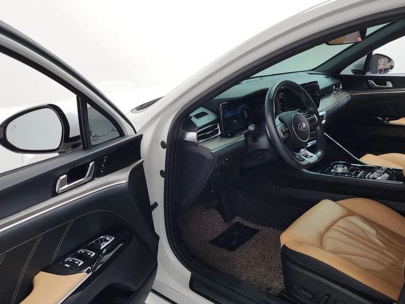 Kia K5 1.6 Turbo| 177к.с.| ВКЛ.ТЕХНОТЕСТ, снимка 10 - Автомобили и джипове - 55123698