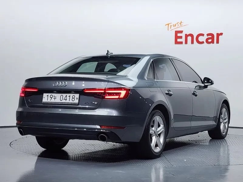 Audi A4 2.0 TFSI Premium - САМО 30% АВАНС, снимка 4 - Автомобили и джипове - 56253851