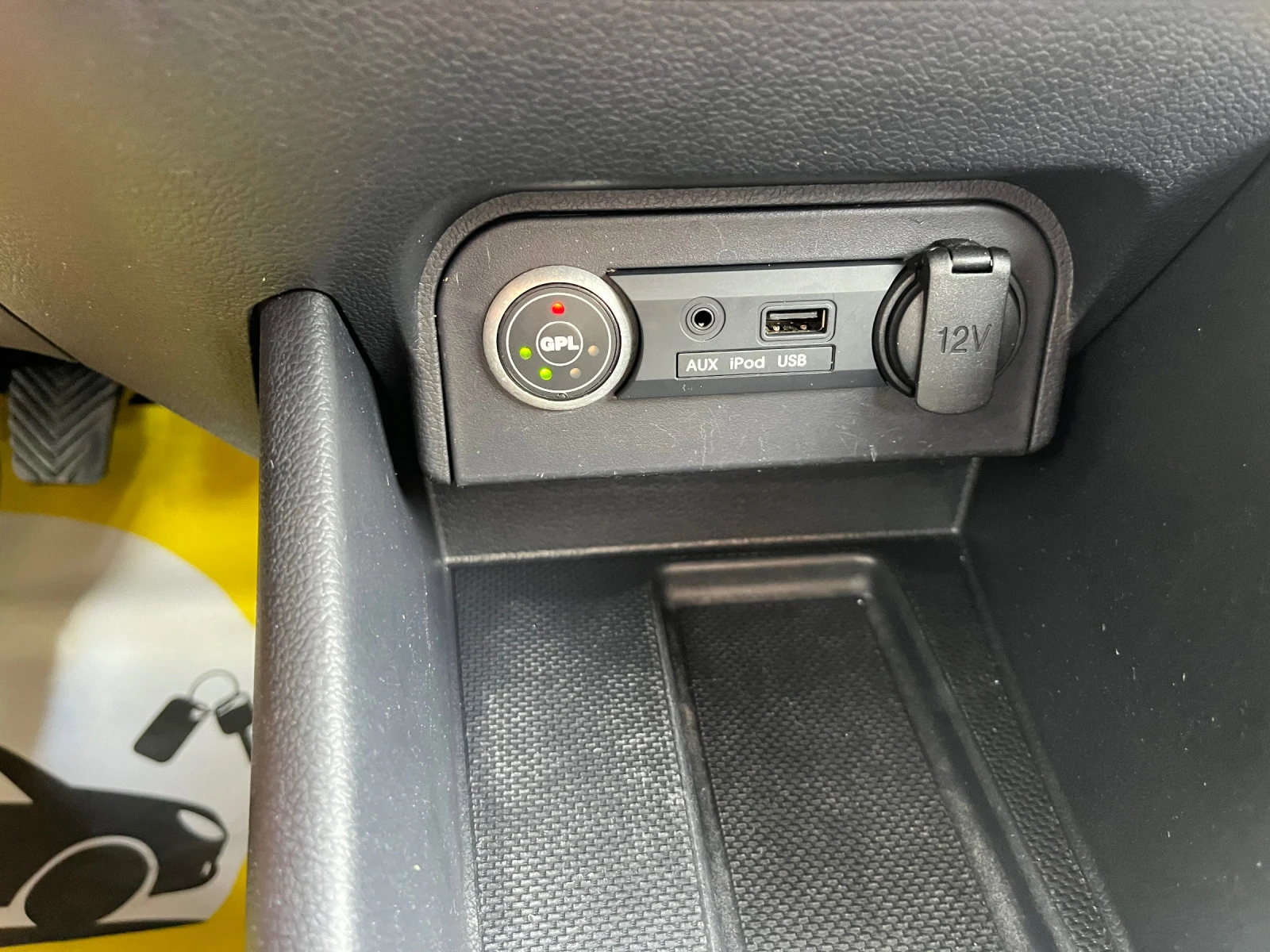 Kia Rio  | Mobile.bg   17