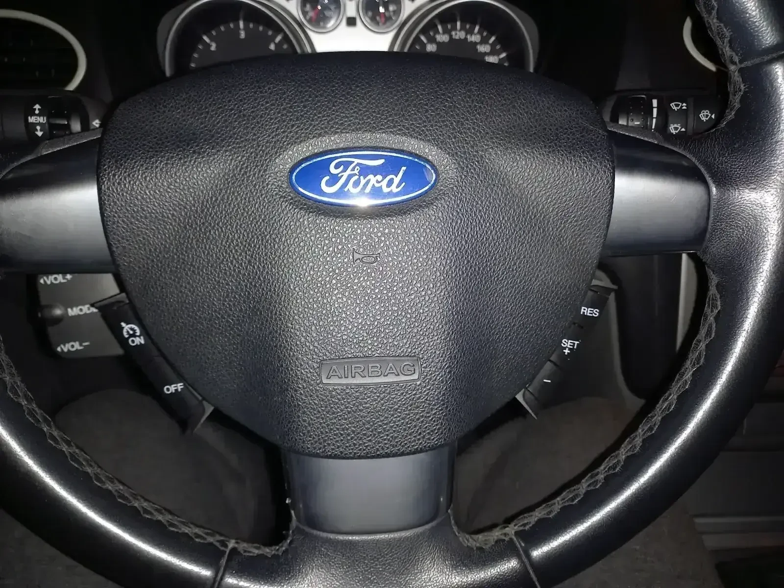 Ford Focus 1.6 TDCI 109 к.с. Автопилот, ISOFIX, Парктроник - изображение 2