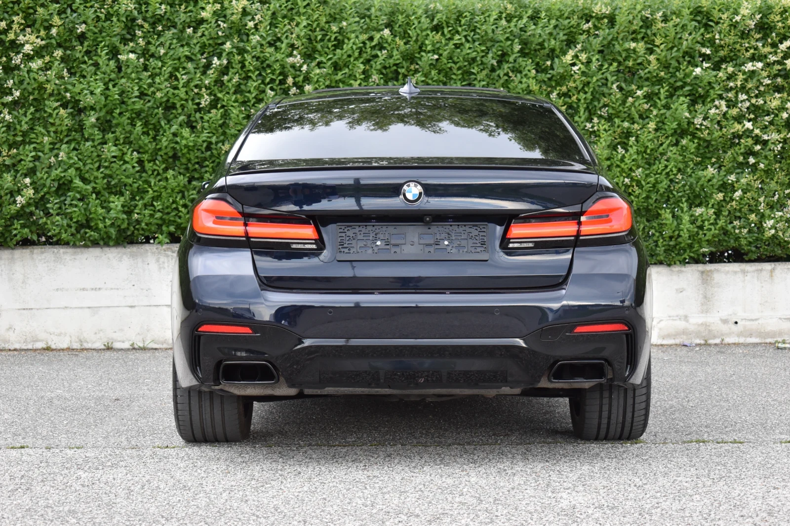 BMW 545 Xdrive M-Sport shadow line  - изображение 5