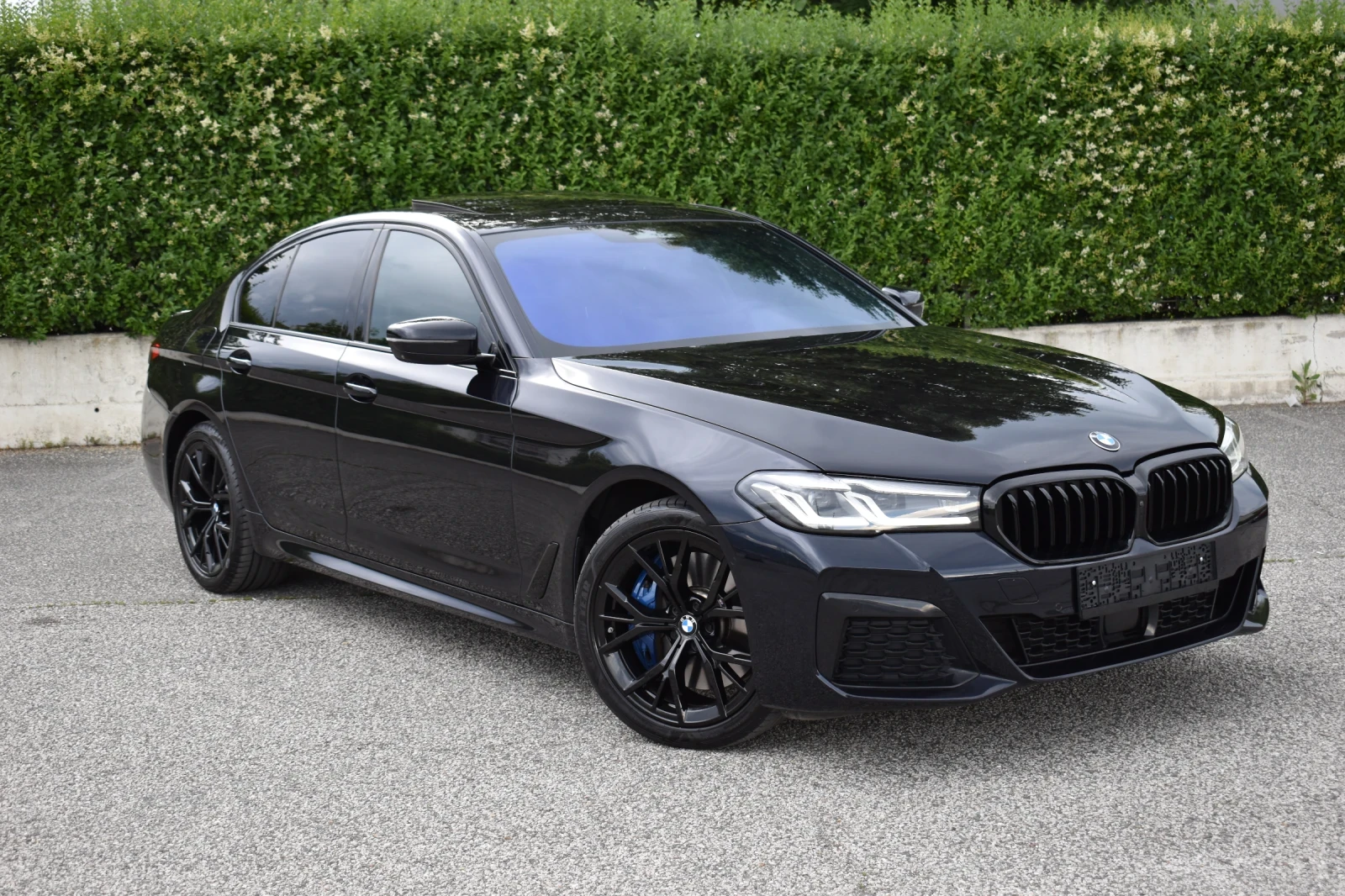 BMW 545 Xdrive M-Sport shadow line  - изображение 3