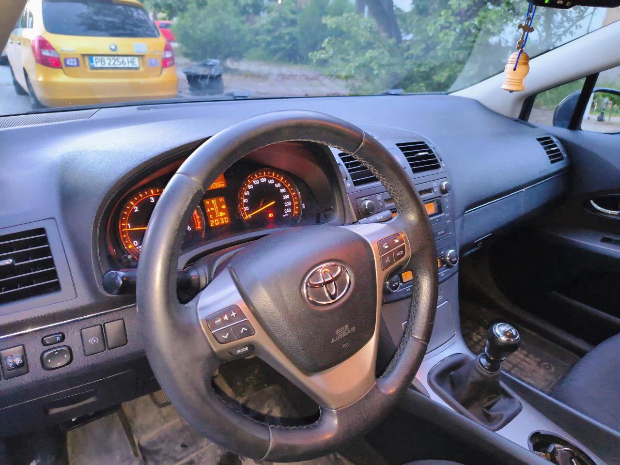 Toyota Avensis  - изображение 9