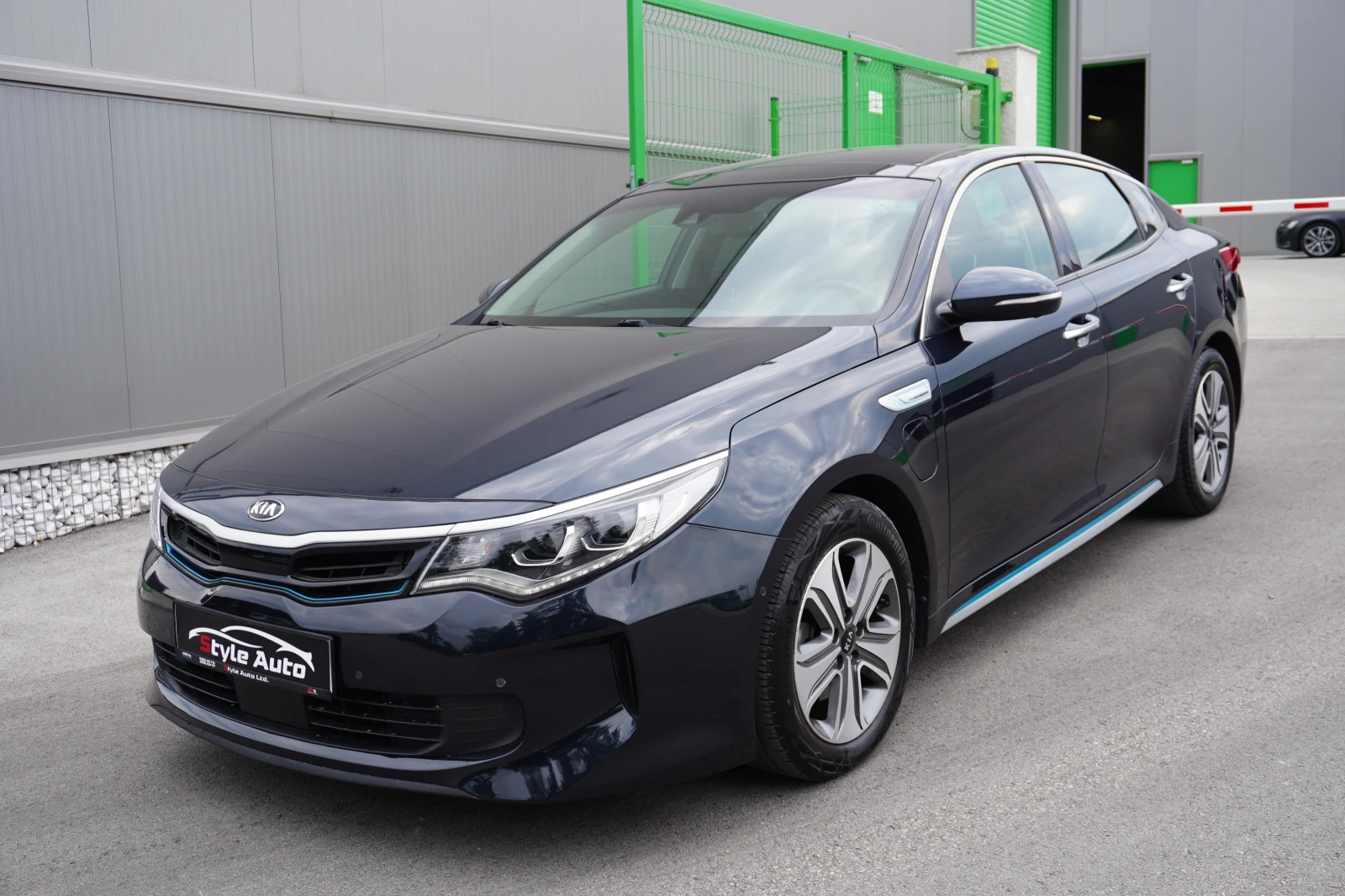 Kia Optima 2.0 Plug-in Hybrid EXECUTIVE, 360 CAMERA, CARPLAY | Mobile.bg   1