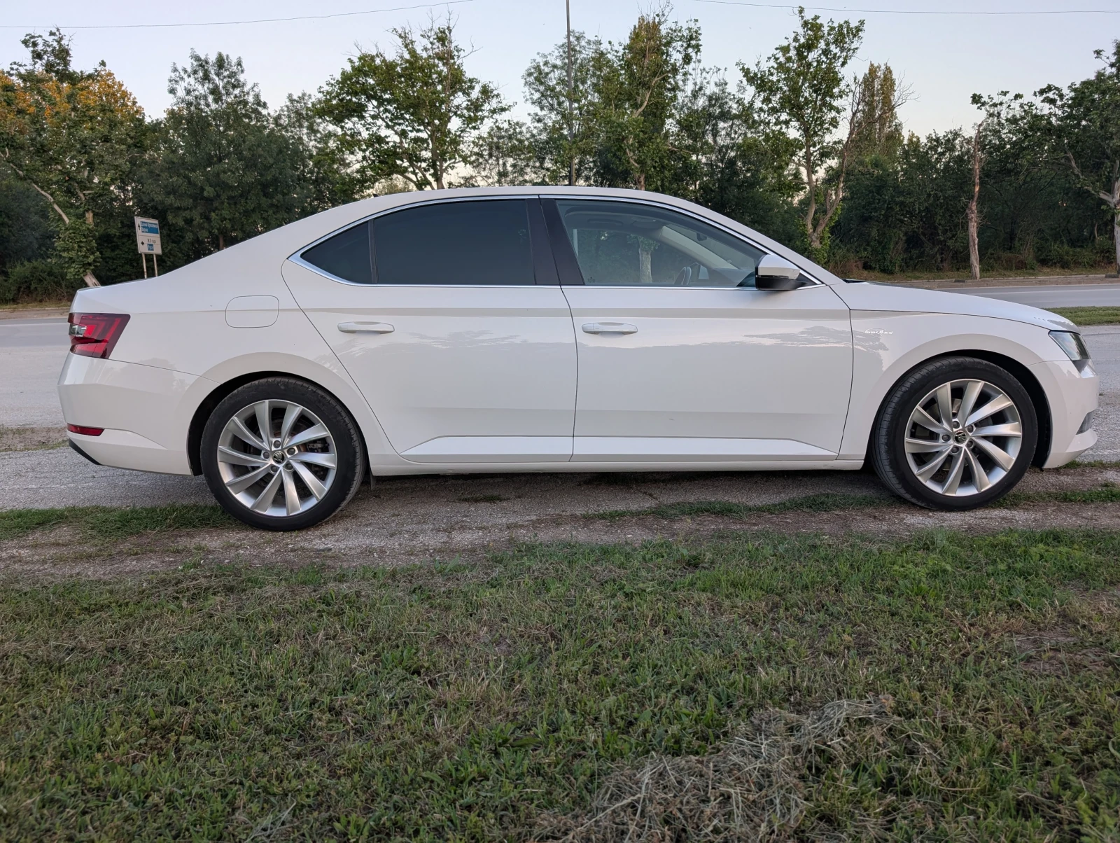 Skoda Superb L&K 2.0TDI 4x4, Печка, Панорама - изображение 7