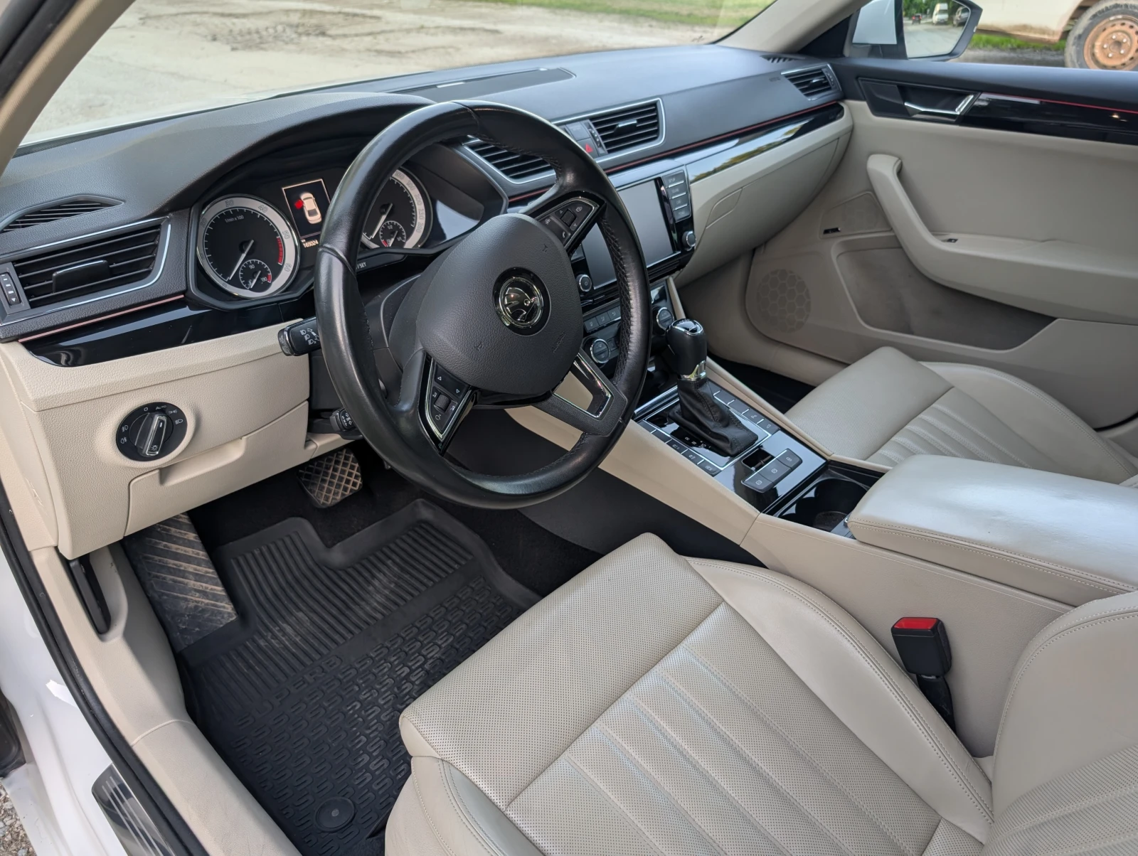 Skoda Superb L&K 2.0TDI 4x4, Печка, Панорама - изображение 9