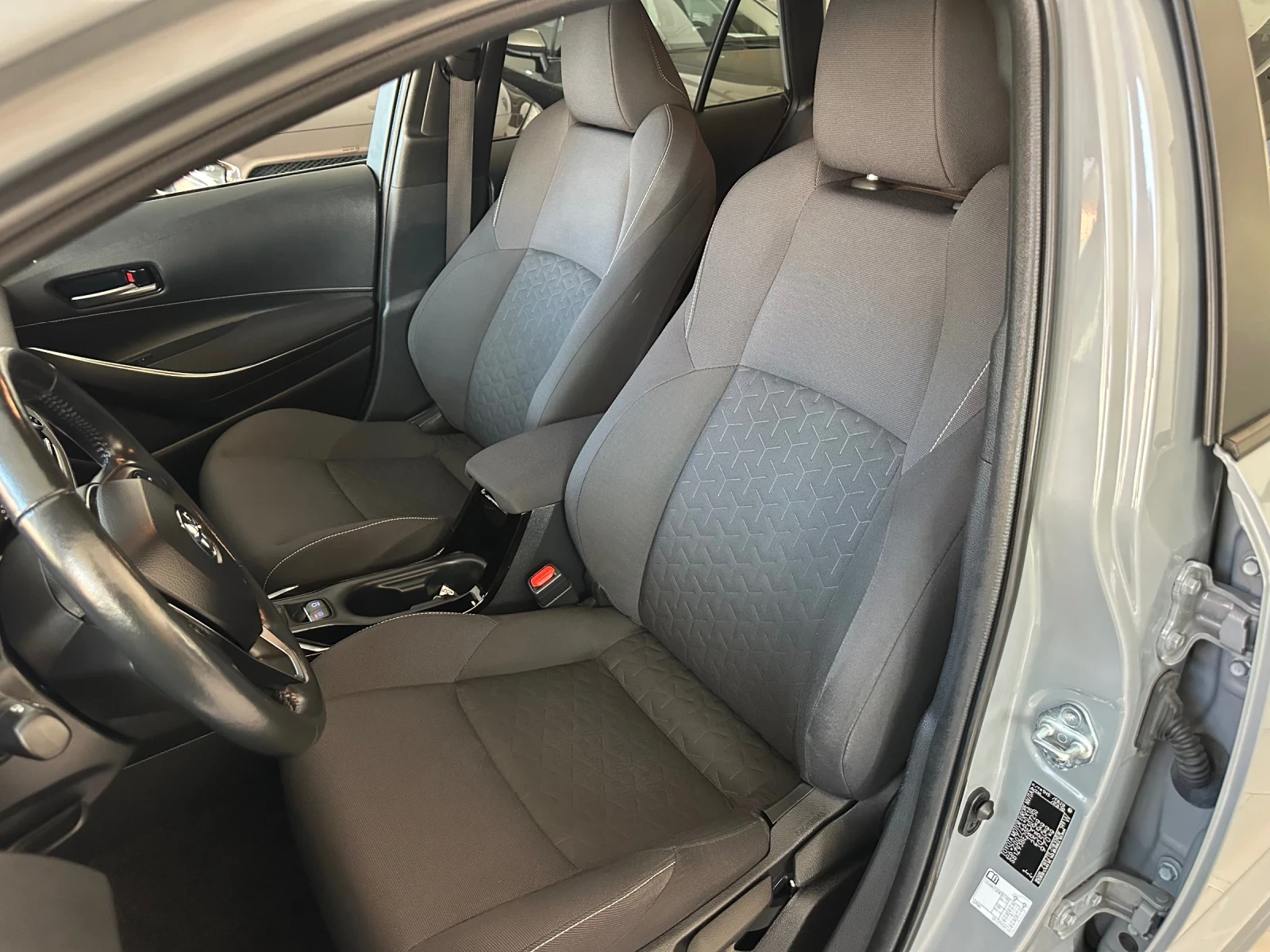 Toyota Corolla Active* 1.8  - изображение 9