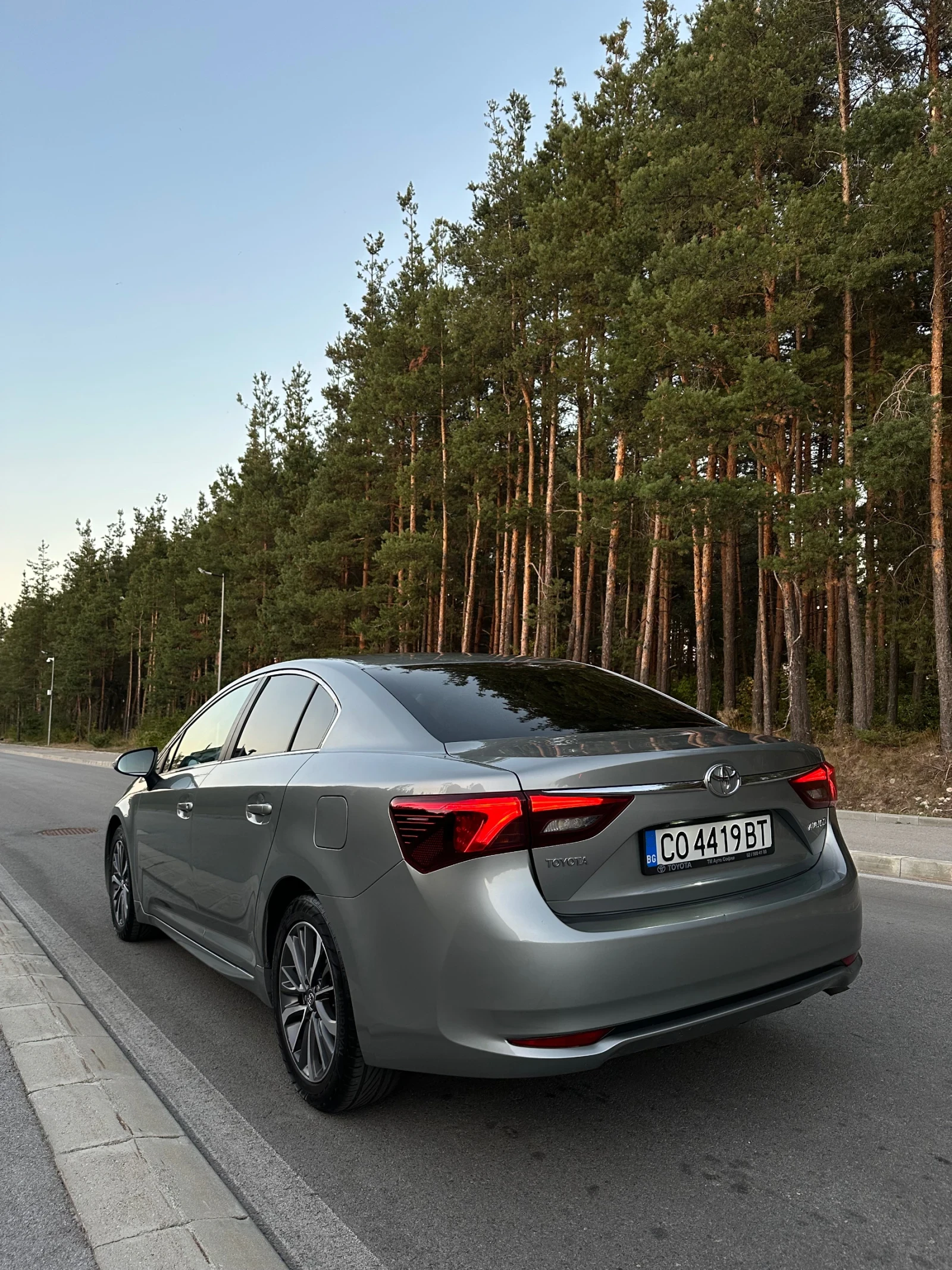 Toyota Avensis  - изображение 5