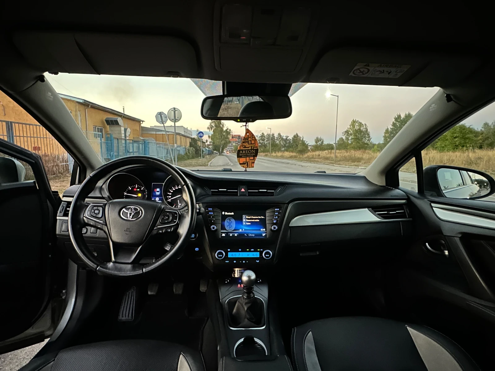 Toyota Avensis  - изображение 10