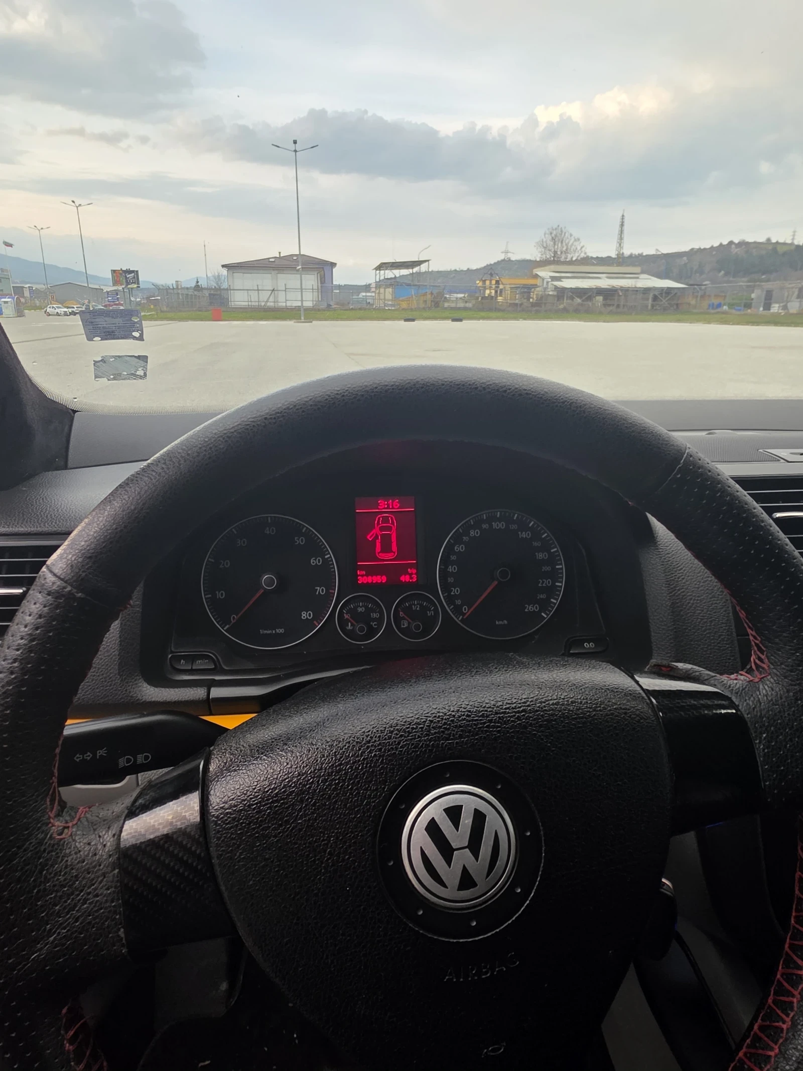 VW Golf, снимка 7 - Автомобили и джипове - 53830656