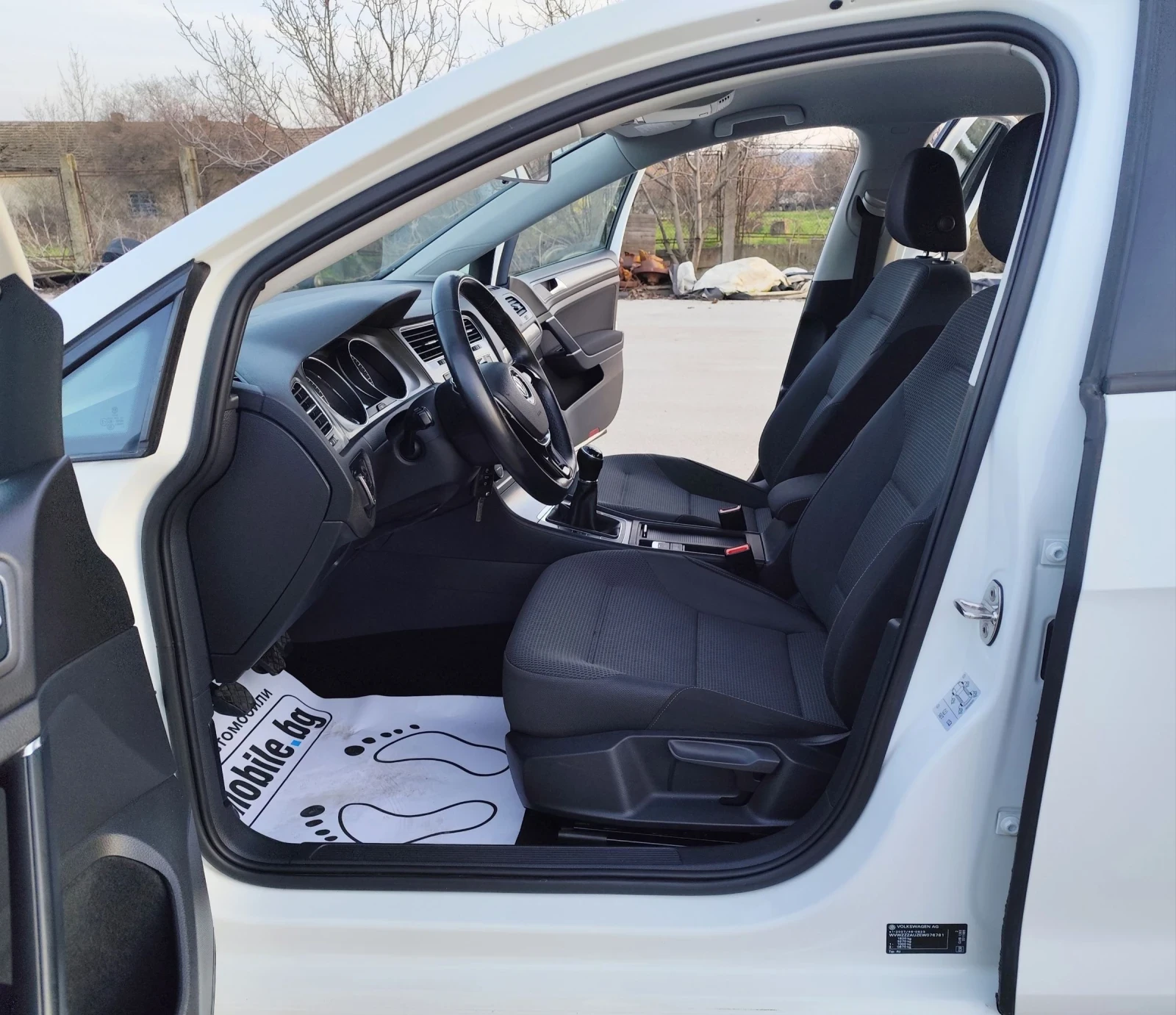 VW Golf 1.6TDI-EURO5B-ПОДГРЯВАНЕ-СЕРВИЗНА КНИЖКА , снимка 10 - Автомобили и джипове - 53908239