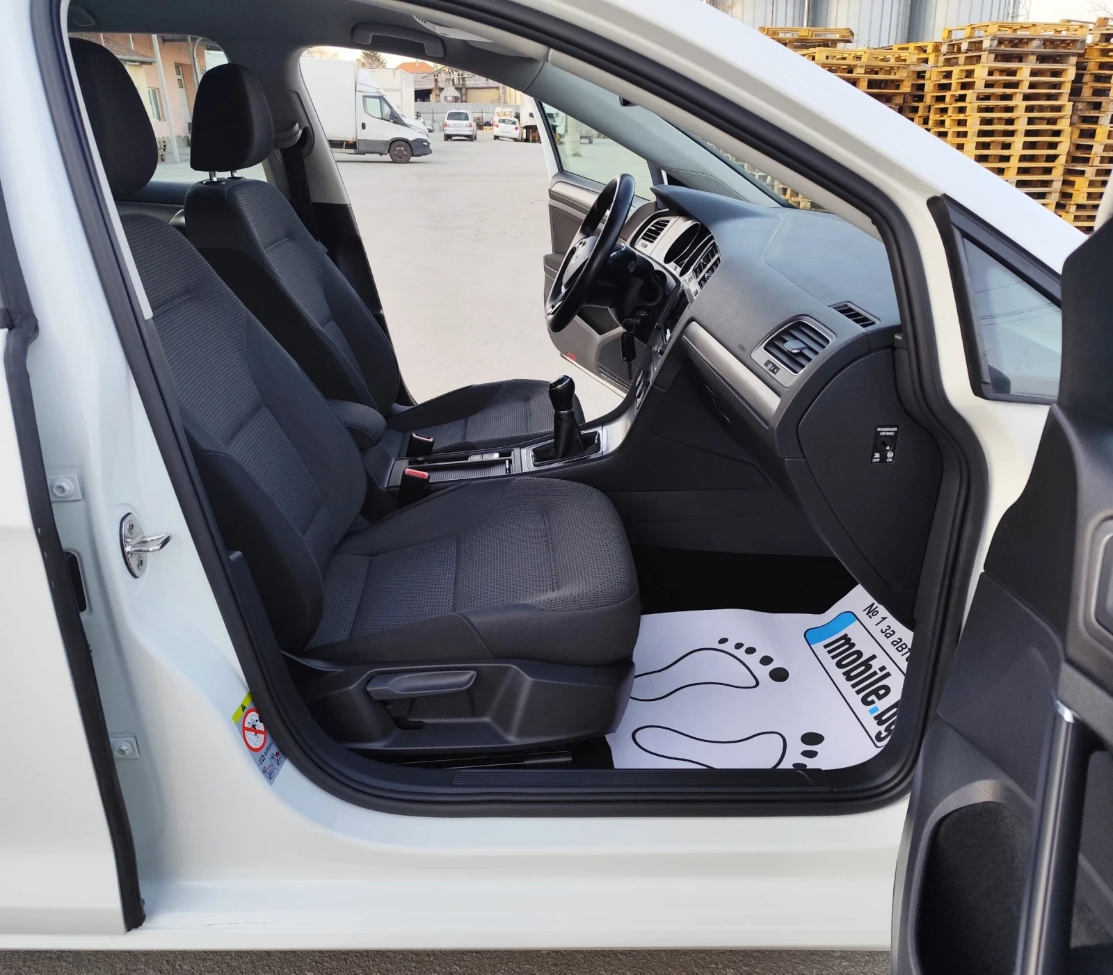 VW Golf 1.6TDI-EURO5B-ПОДГРЯВАНЕ-СЕРВИЗНА КНИЖКА , снимка 13 - Автомобили и джипове - 53908239