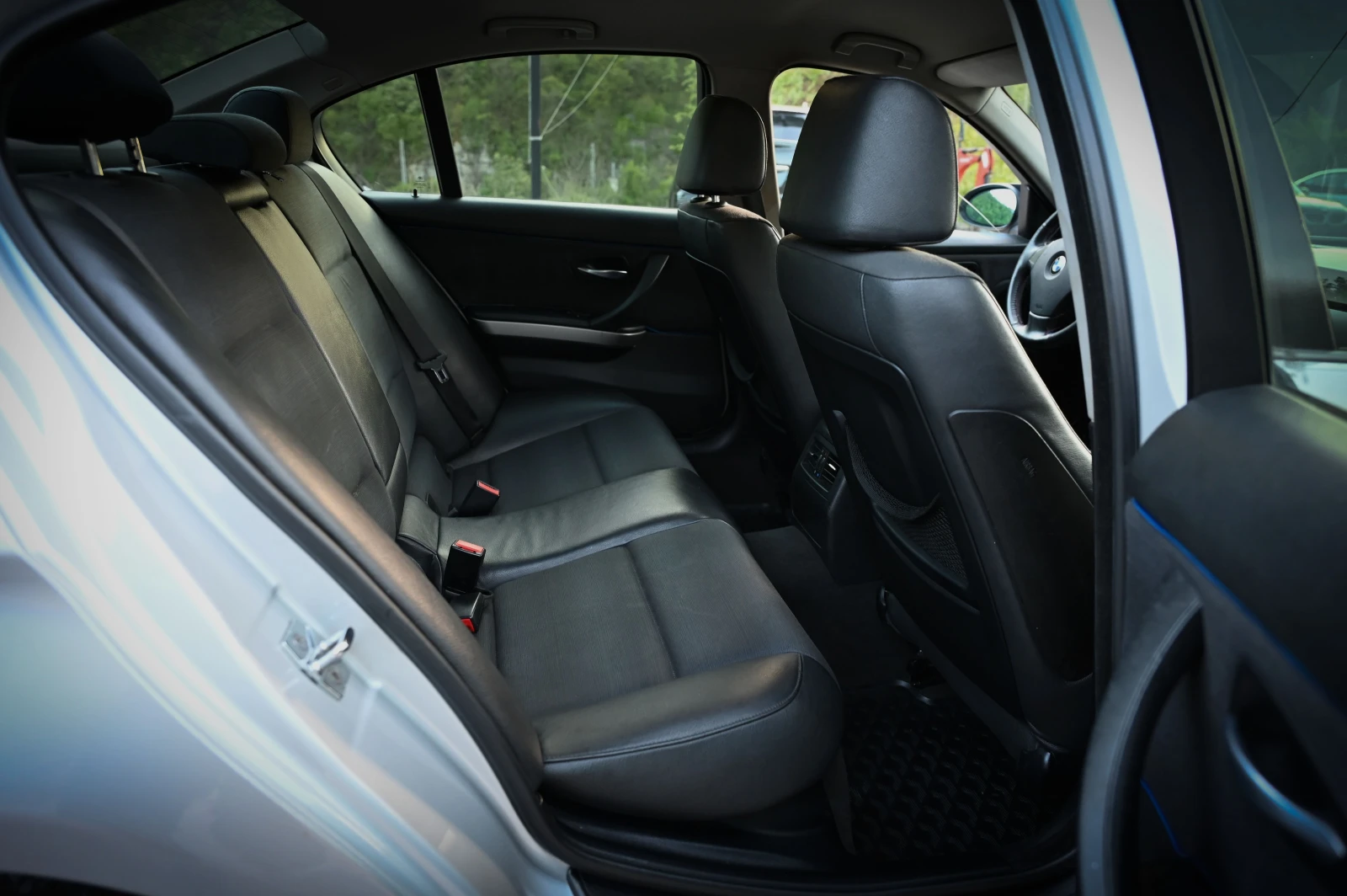 BMW 320 М47/ M-PACK / АВТОМАТИК !!!, снимка 13 - Автомобили и джипове - 54340076