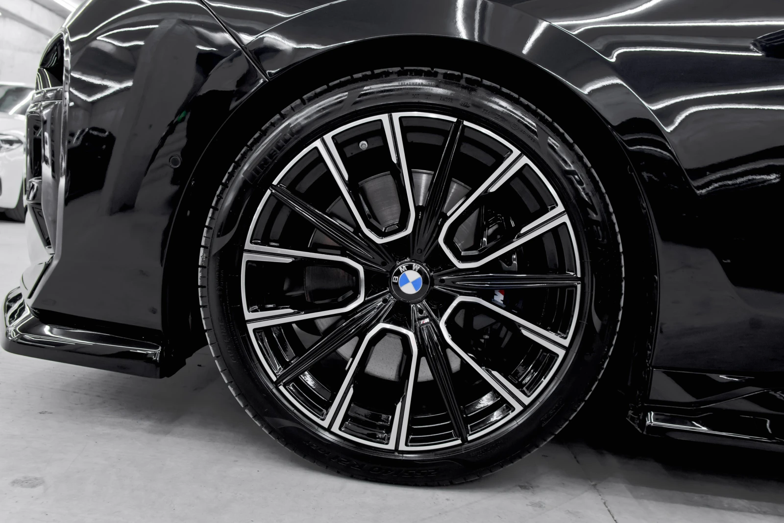 BMW 740  M Performance, снимка 8 - Автомобили и джипове - 54519188