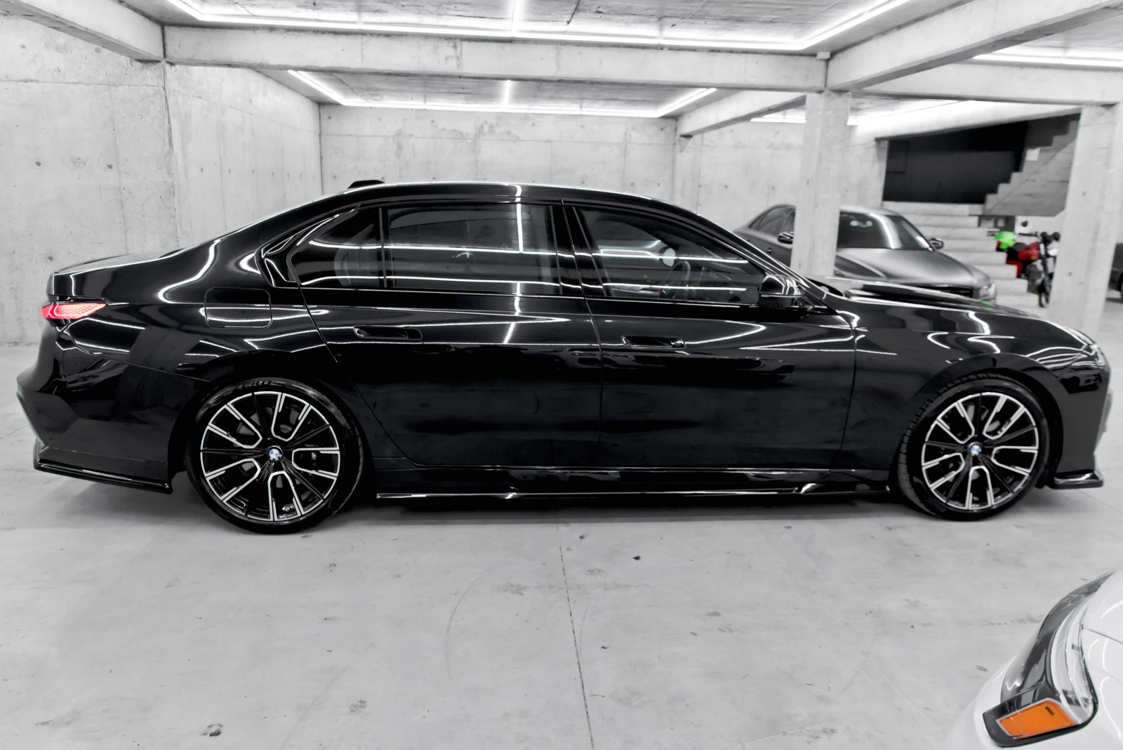BMW 740  M Performance, снимка 7 - Автомобили и джипове - 54519188