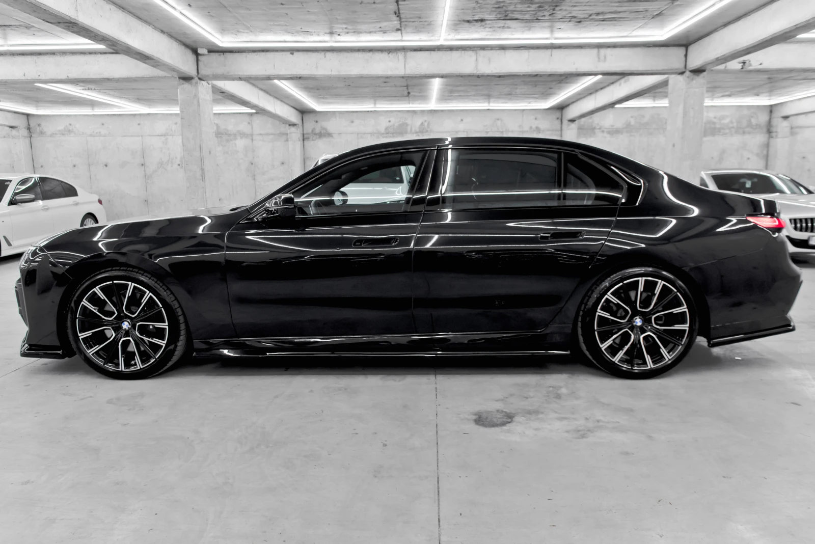 BMW 740  M Performance, снимка 3 - Автомобили и джипове - 54519188