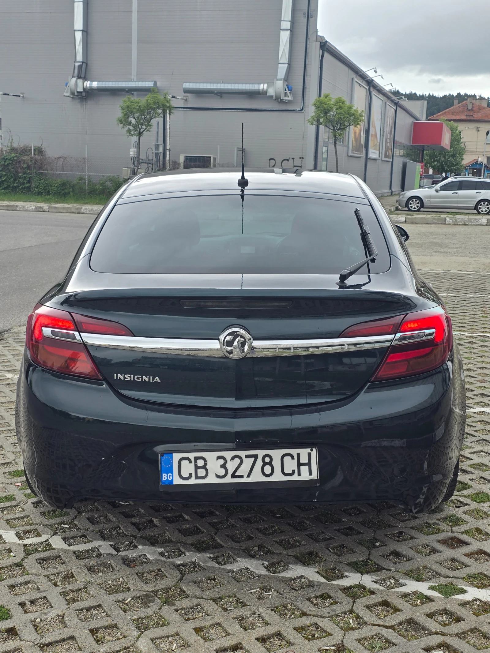 Opel Insignia 1.8 sri, снимка 6 - Автомобили и джипове - 54589020