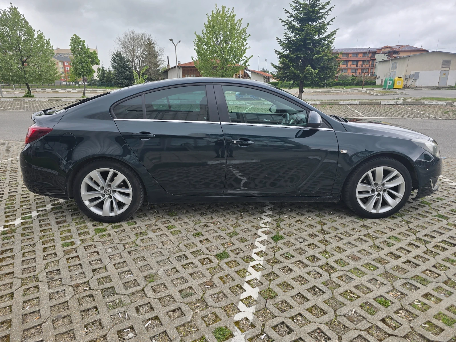 Opel Insignia 1.8 sri, снимка 7 - Автомобили и джипове - 54589020
