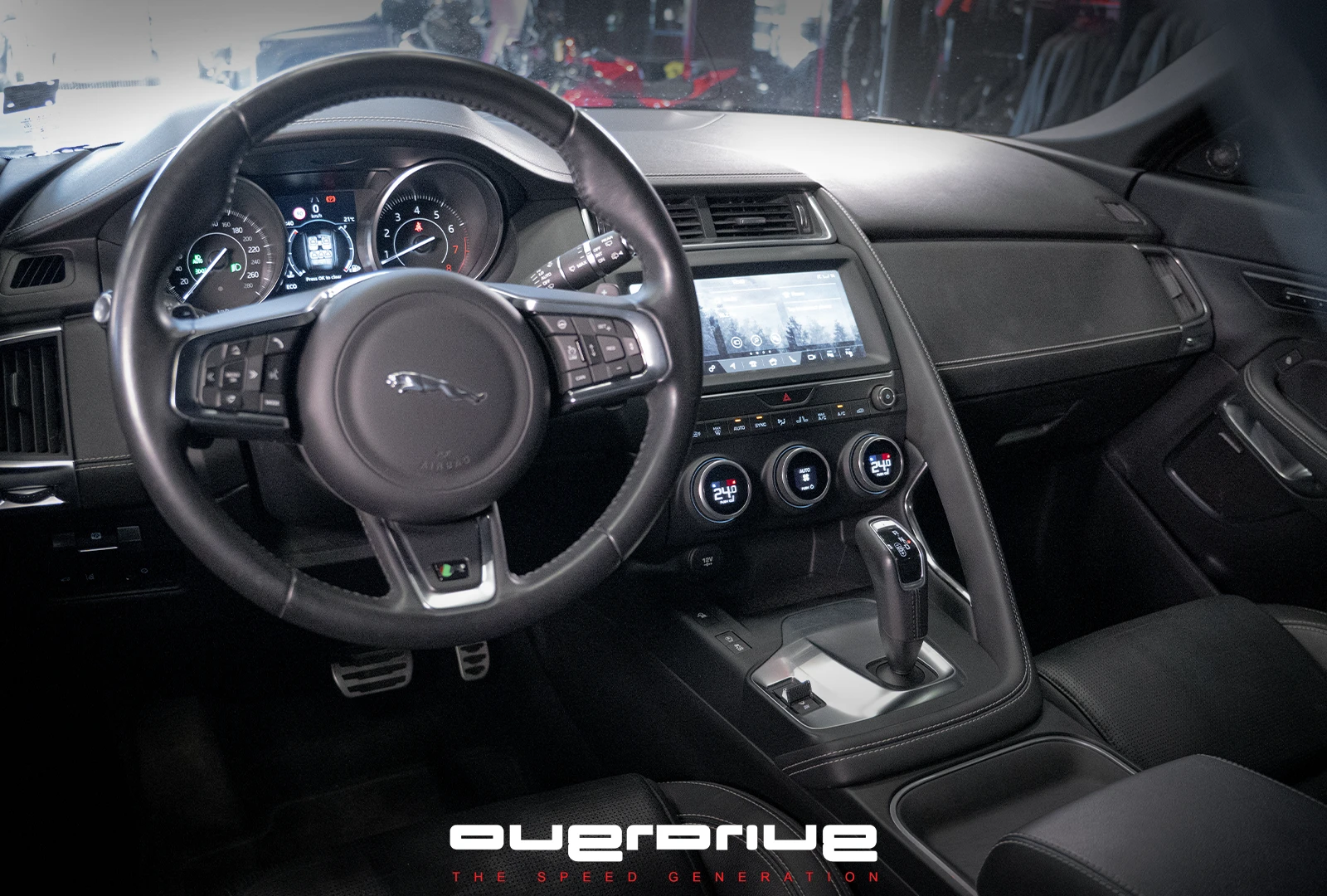 Jaguar E-pace P250 AWD R Dynamic, снимка 9 - Автомобили и джипове - 54596190