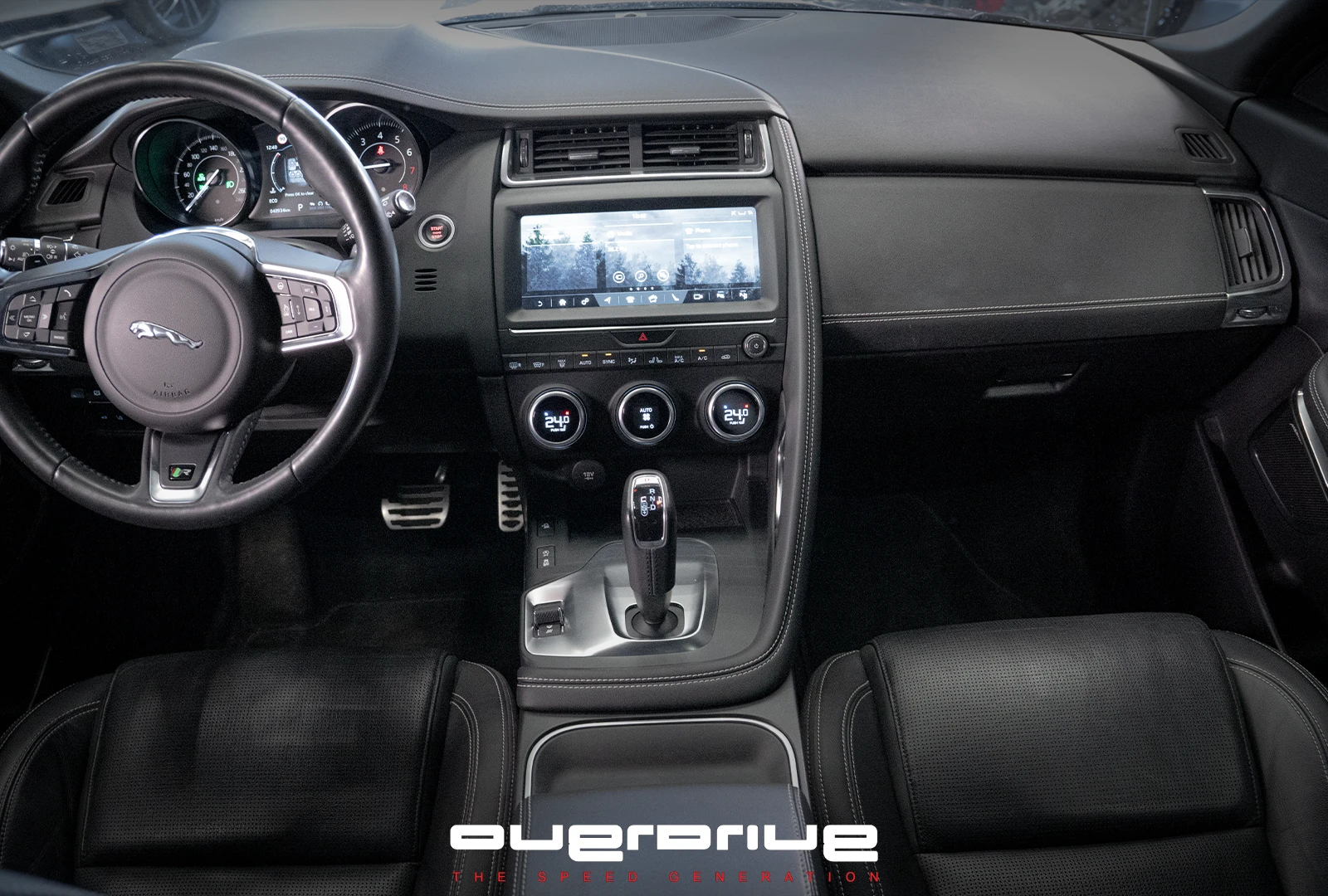 Jaguar E-pace P250 AWD R Dynamic, снимка 8 - Автомобили и джипове - 54596190