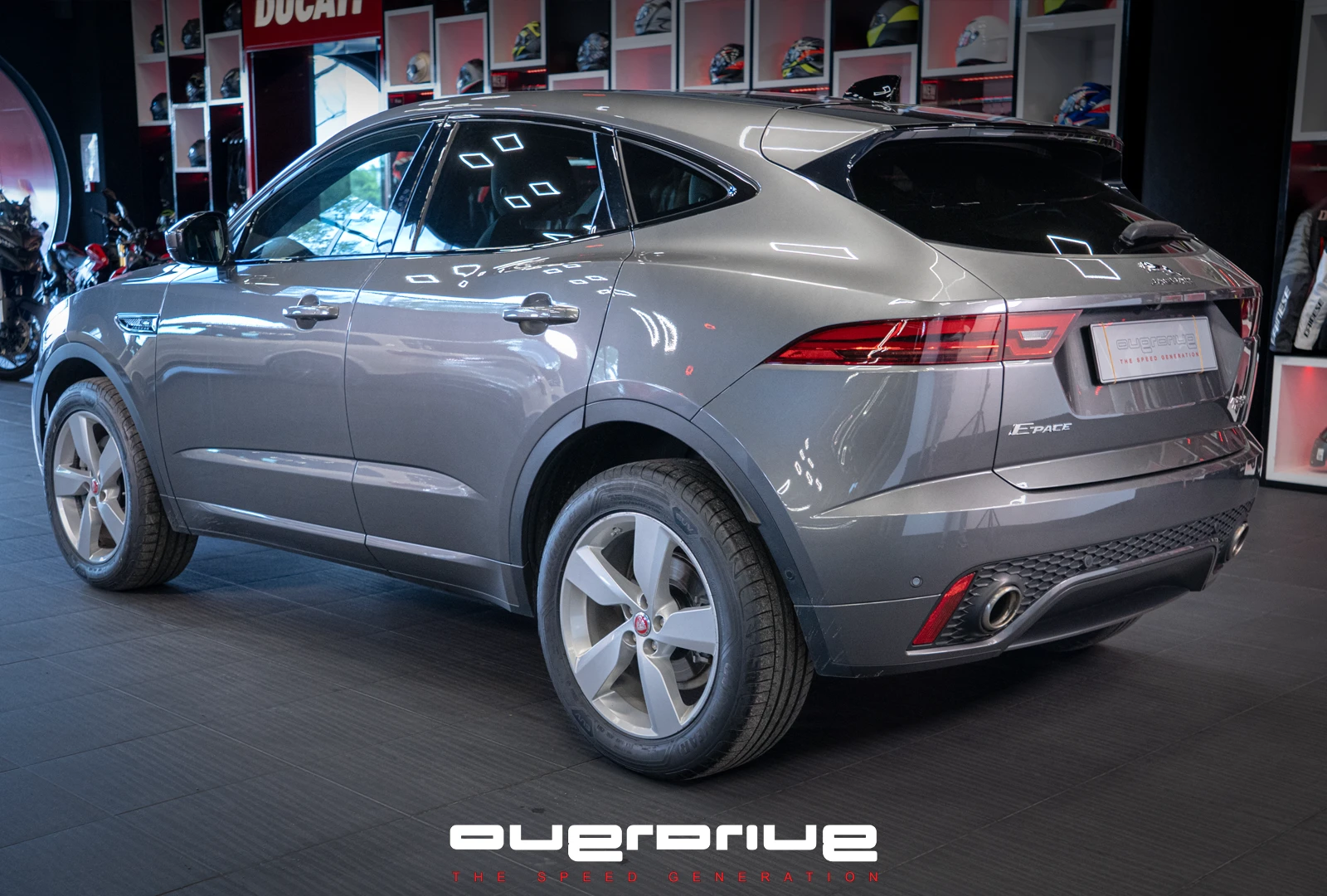 Jaguar E-pace P250 AWD R Dynamic, снимка 4 - Автомобили и джипове - 54596190