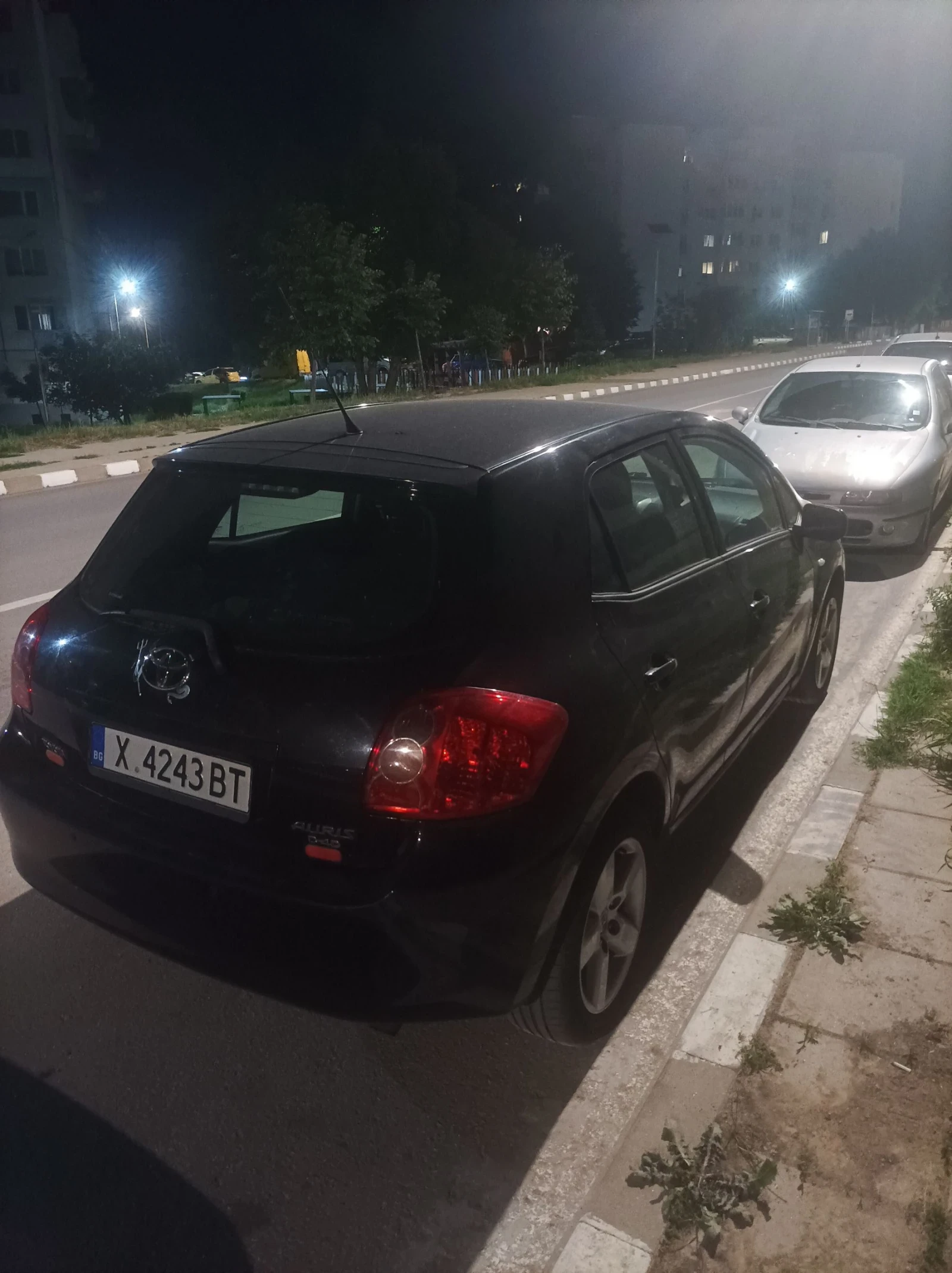 Toyota Auris 2.0  D4D , снимка 5 - Автомобили и джипове - 54748325