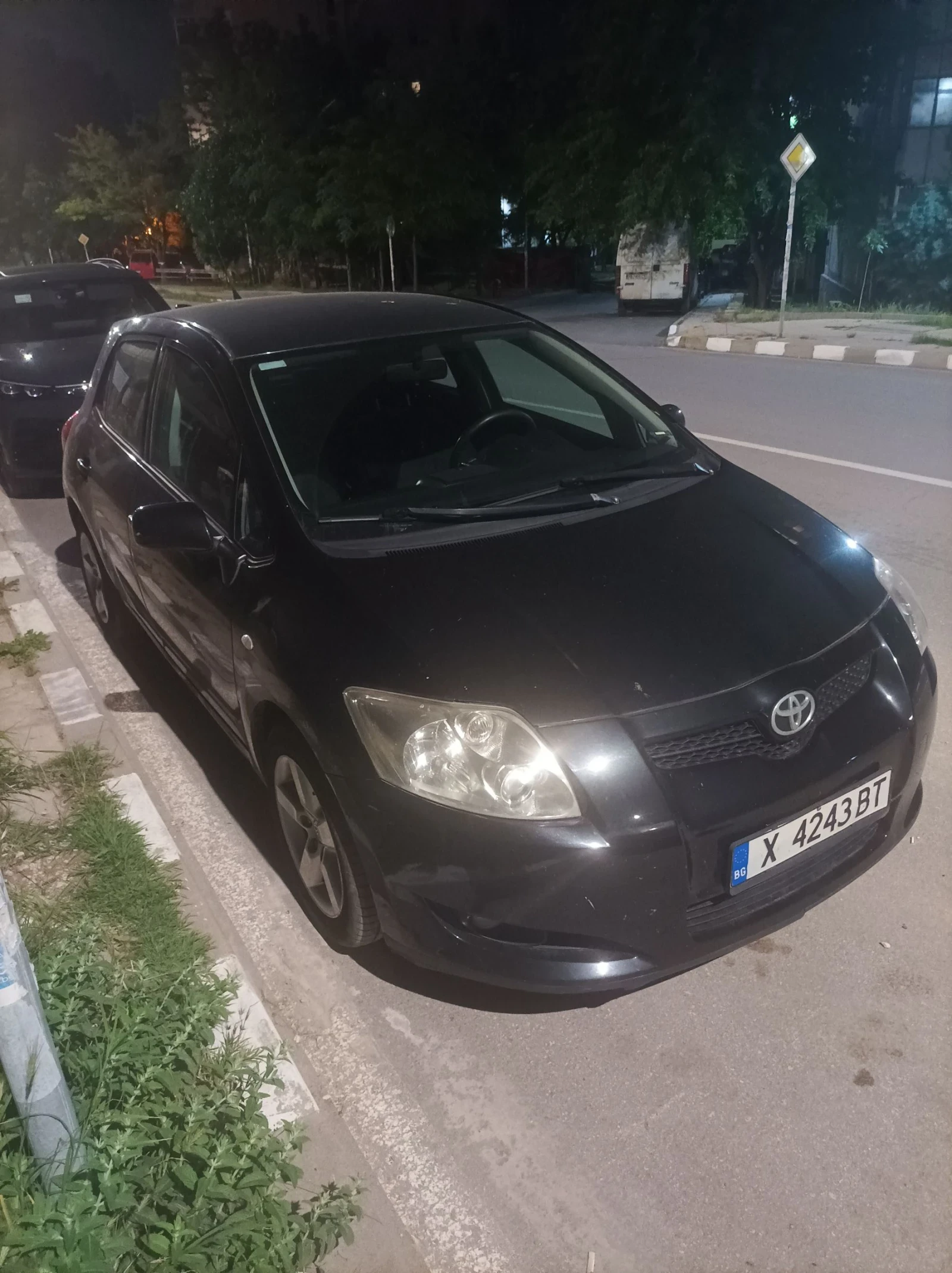 Toyota Auris 2.0  D4D , снимка 3 - Автомобили и джипове - 54748325