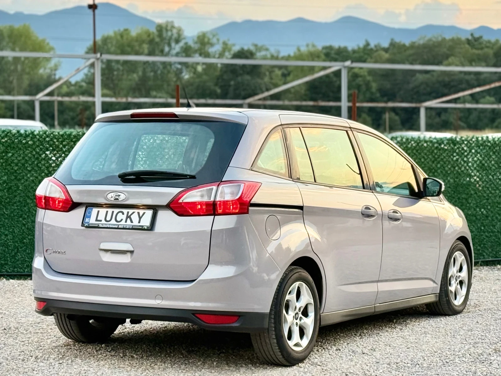 Ford C-max 1.6TDCi 7������ | Mobile.bg � ����������� 7