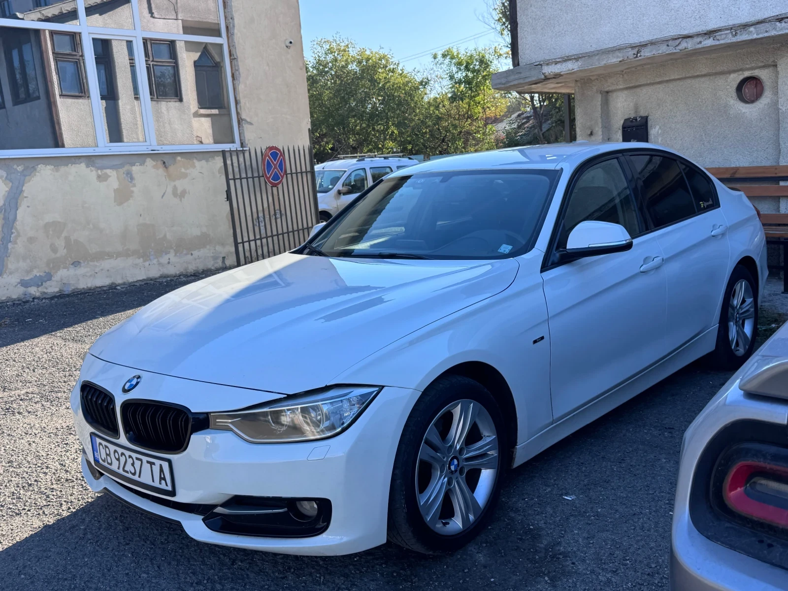 BMW 318 F30, снимка 5 - Автомобили и джипове - 56124540