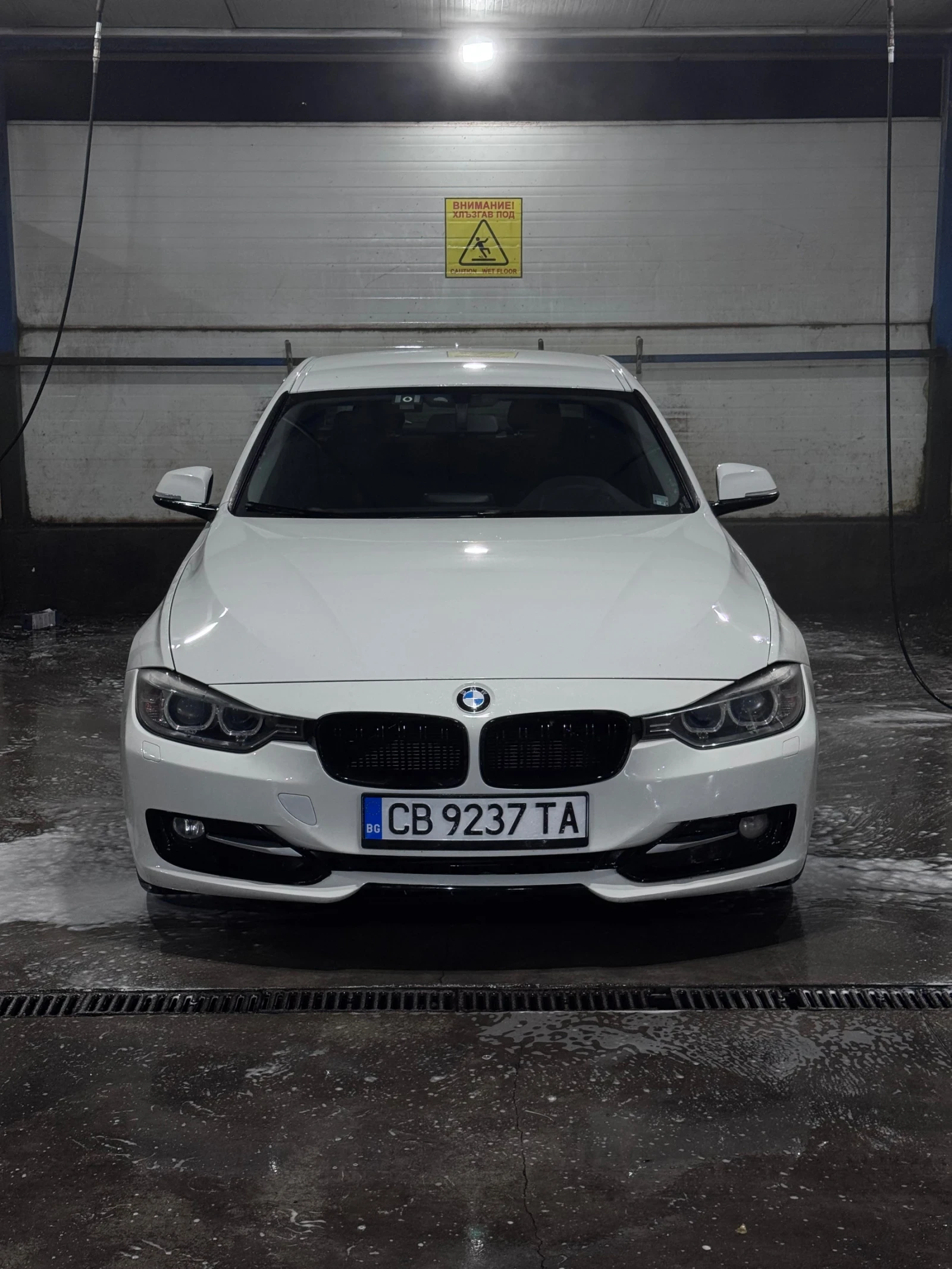 BMW 318 F30