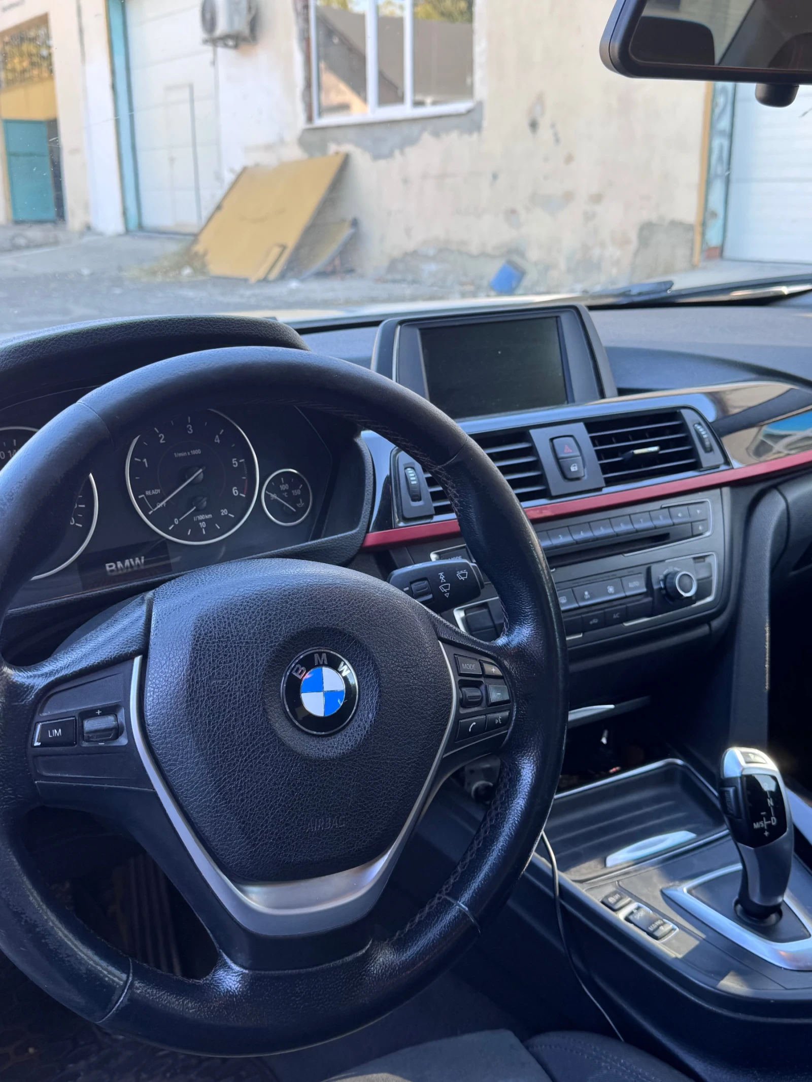 BMW 318 F30, снимка 8 - Автомобили и джипове - 56124540