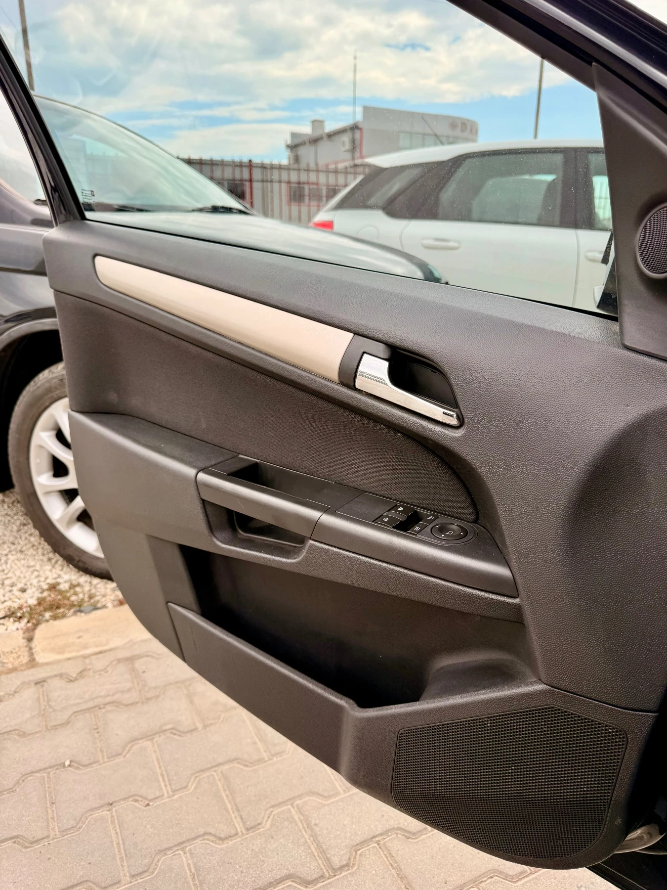 Opel Astra, снимка 14 - Автомобили и джипове - 56131653
