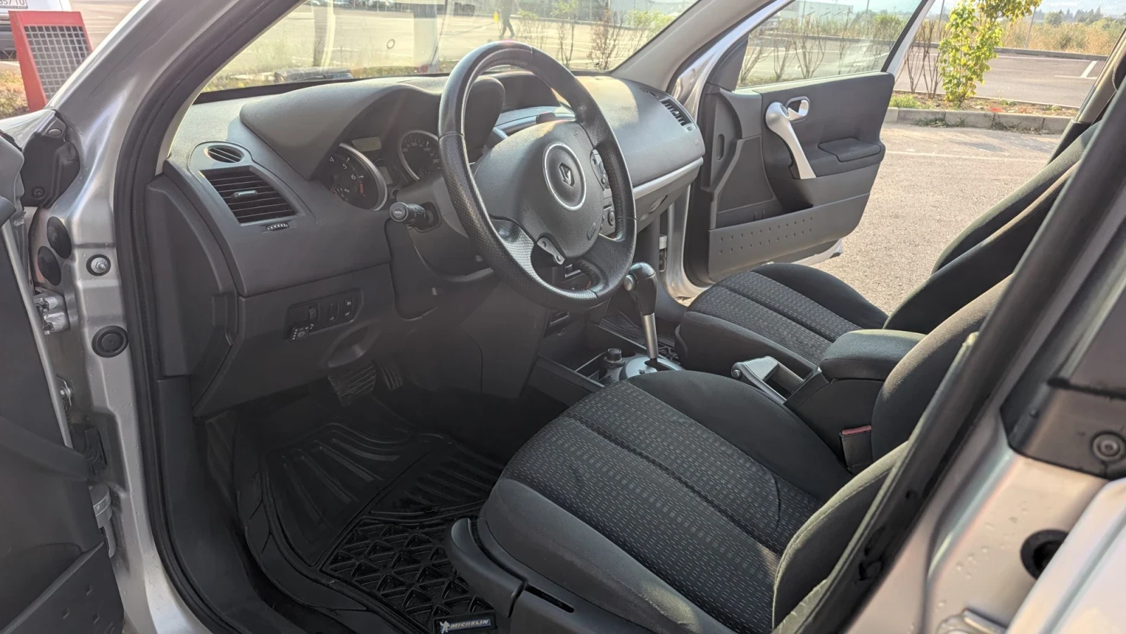 Renault Megane Megane II Phase II 1.6 16V 112 к.с. Automatic, LPG, снимка 8 - Автомобили и джипове - 56191583