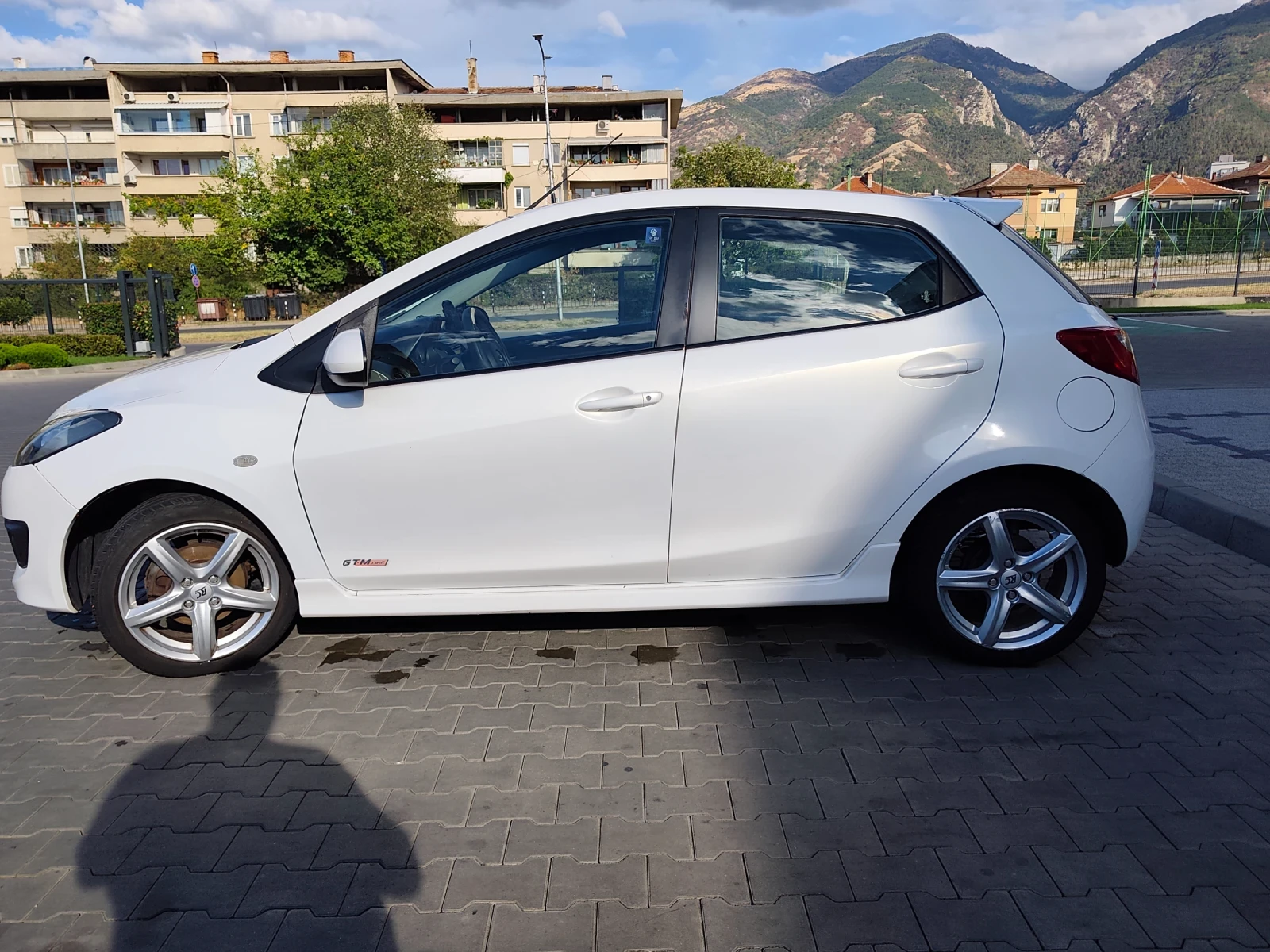 Mazda 2, снимка 8 - Автомобили и джипове - 56306345