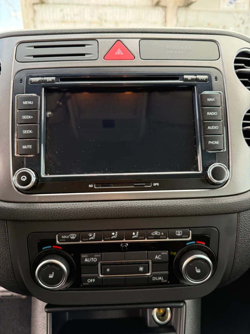 VW Tiguan 3xRline Automat 7DSG 2.0 140кс, снимка 13 - Автомобили и джипове - 53393213