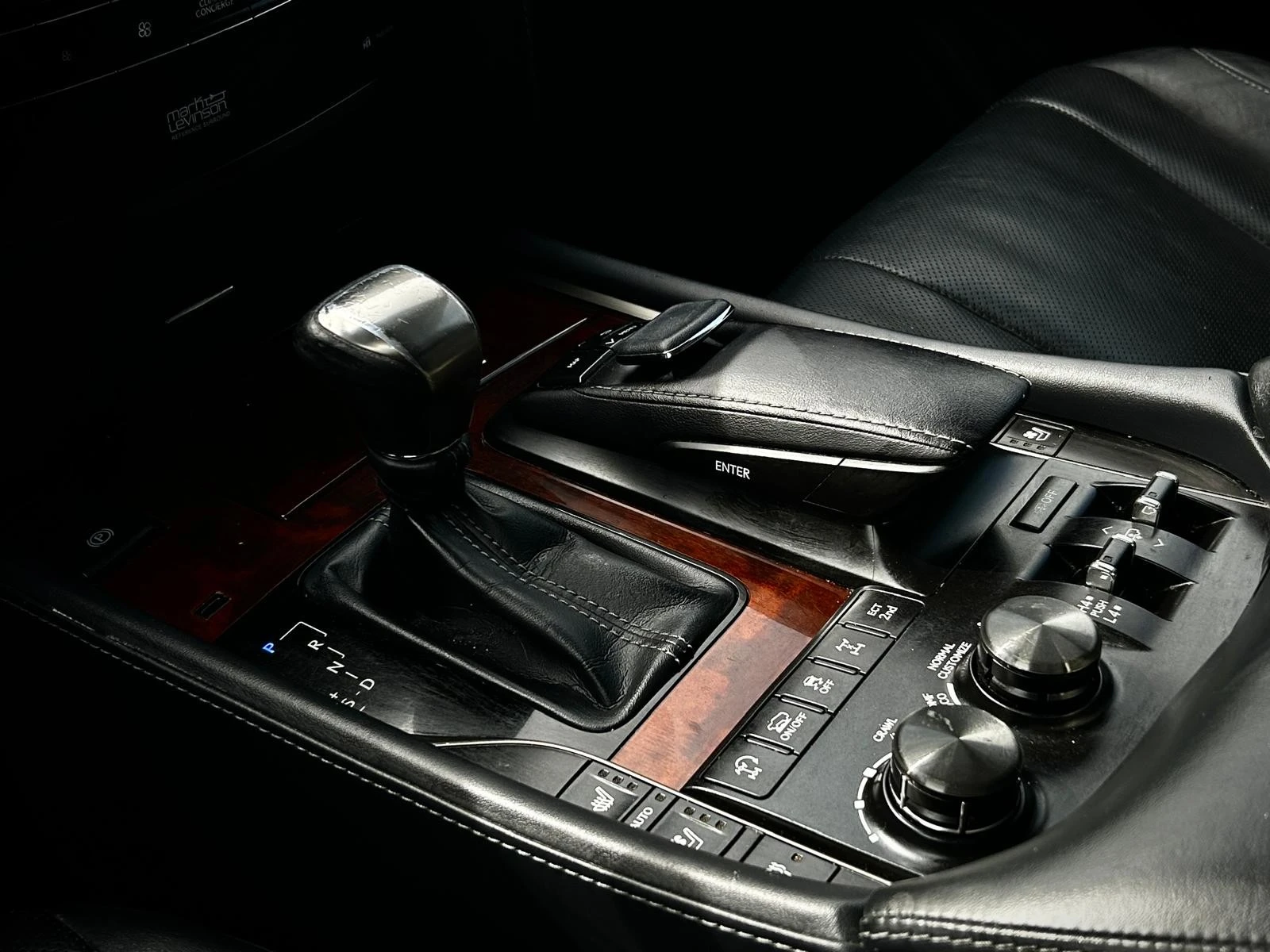 Lexus LX 570 Executive Package* Mark Levinson* Пано* HUD* TV - изображение 10