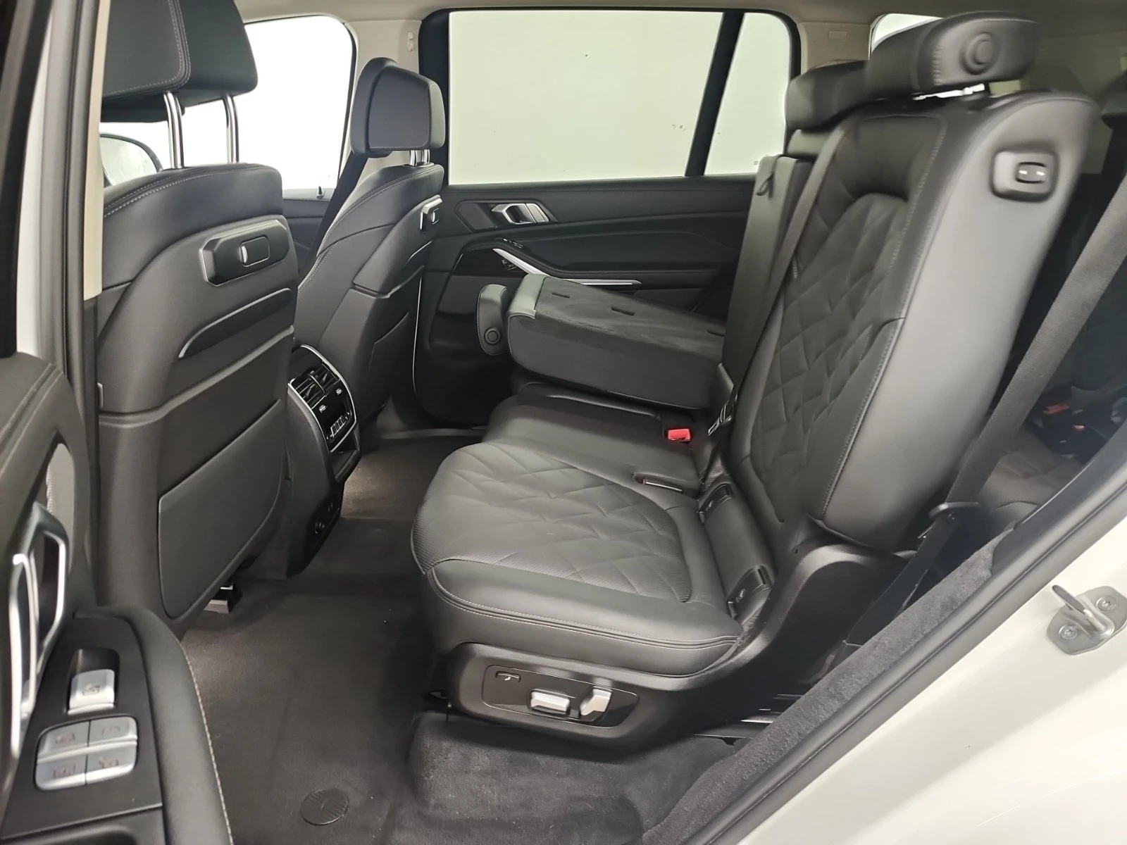 BMW X7 * 40i* CARFAX *    | Mobile.bg   11