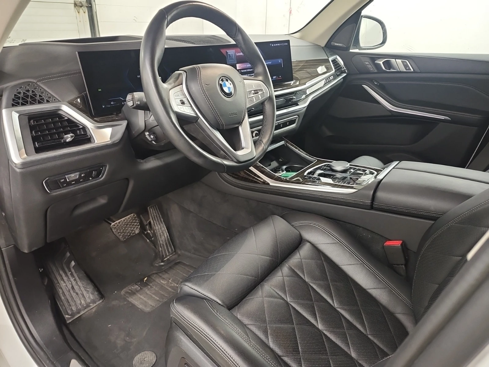 BMW X7 * 40i* CARFAX *    | Mobile.bg   8