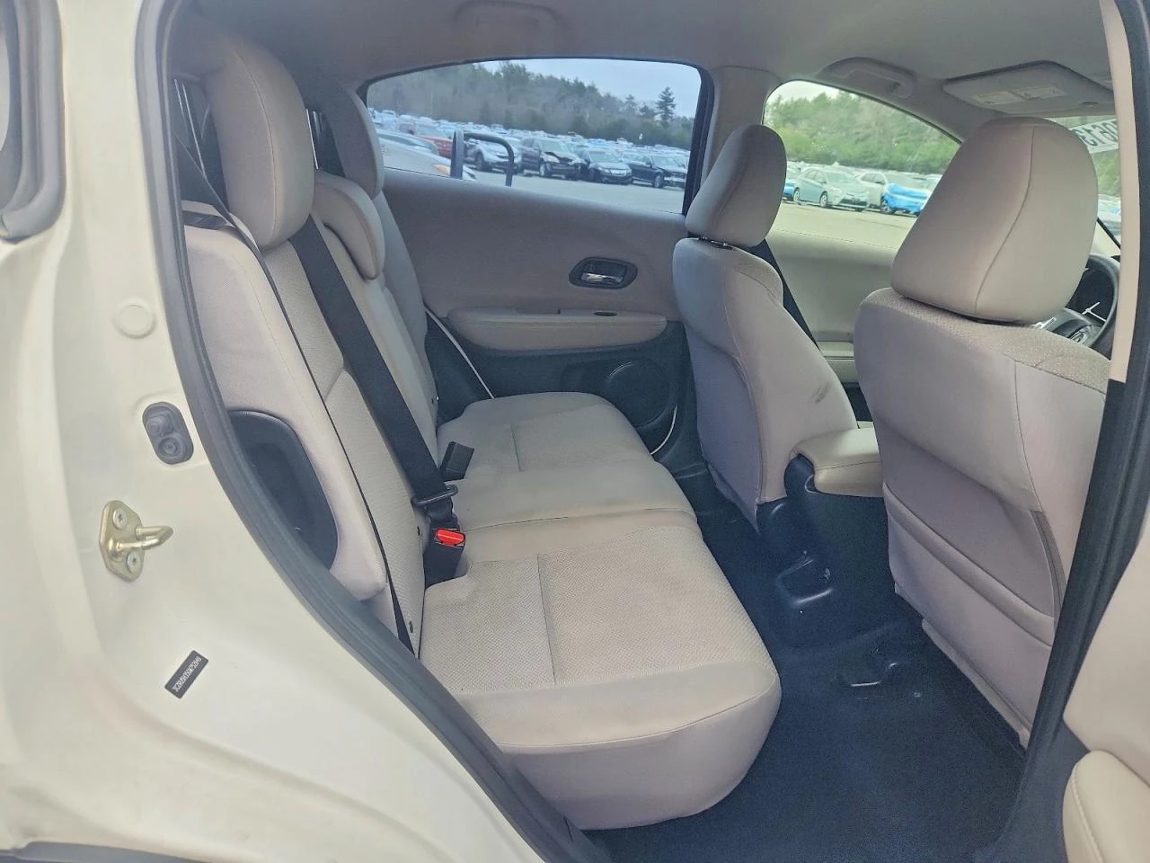 Honda Hr-v 1.8* LX* РЕАЛНИ КМ!, снимка 9 - Автомобили и джипове - 54084262