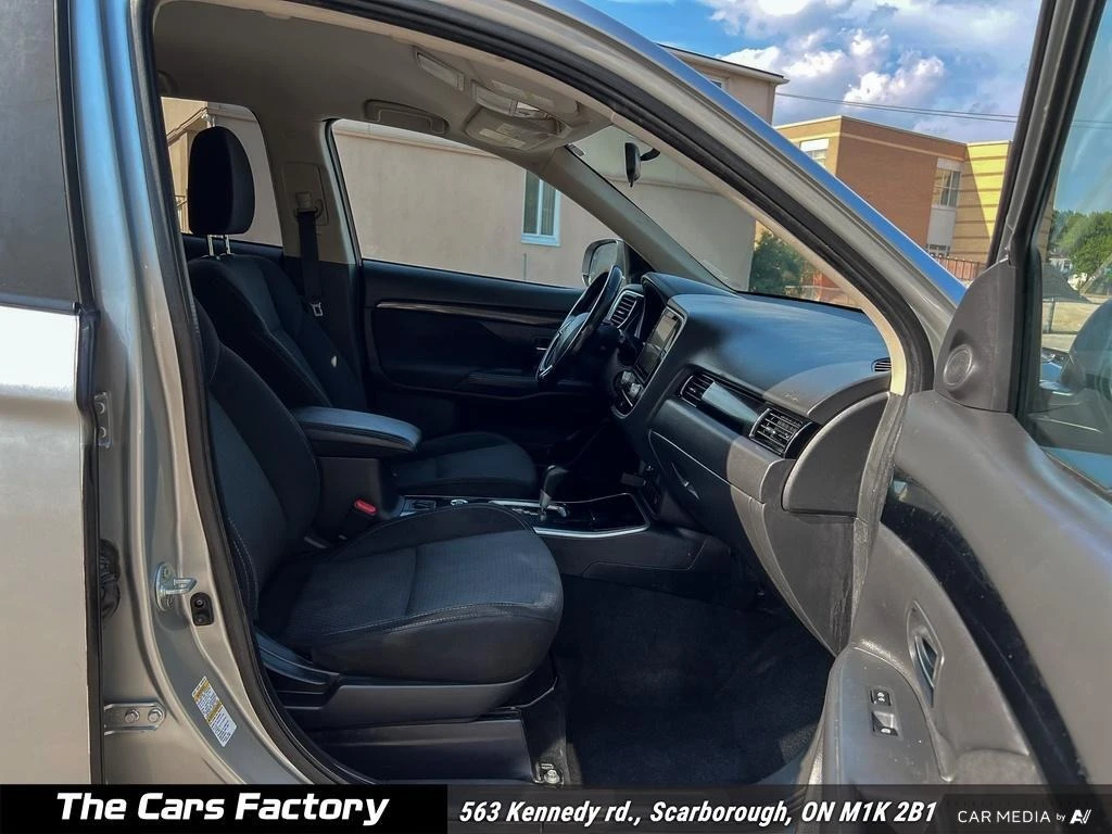 Mitsubishi Outlander, снимка 11 - Автомобили и джипове - 54218136