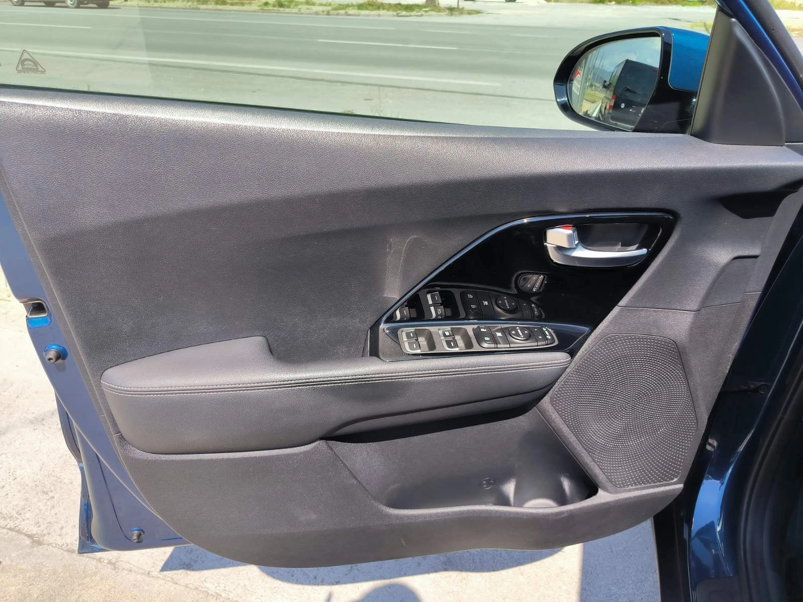 Kia Niro 1.6i-Navi-Euro-6D-Kamera, снимка 12 - Автомобили и джипове - 54564314