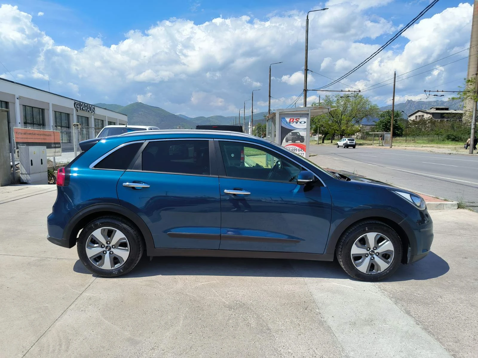 Kia Niro 1.6i-Navi-Euro-6D-Kamera, снимка 4 - Автомобили и джипове - 54564314