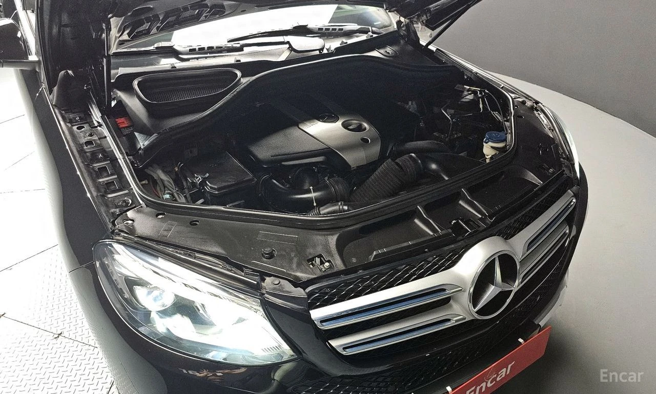 Mercedes-Benz GLE 250 4MATIC* PREMIUM* LANE ASS* ПАНО* НАВИ* ПОДГРЕВ, снимка 5 - Автомобили и джипове - 54755659