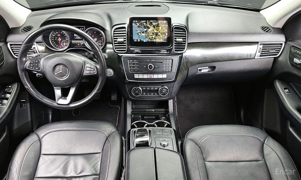 Mercedes-Benz GLE 250 4MATIC* PREMIUM* LANE ASS* ПАНО* НАВИ* ПОДГРЕВ, снимка 6 - Автомобили и джипове - 54755659