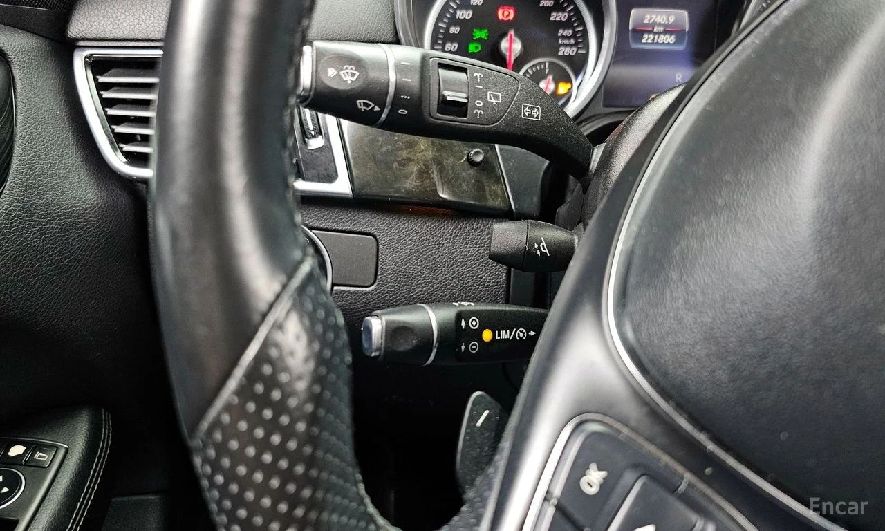 Mercedes-Benz GLE 250 4MATIC* PREMIUM* LANE ASS* ПАНО* НАВИ* ПОДГРЕВ, снимка 13 - Автомобили и джипове - 54755659