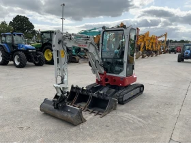      Takeuchi TB325R      20 %