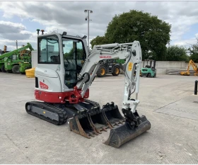 Багер Takeuchi TB325R  лизинг с първоначална вноска 20 %