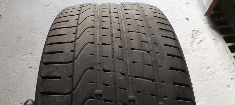 Гуми Летни 295/35R21, снимка 1 - Гуми и джанти - 29887700