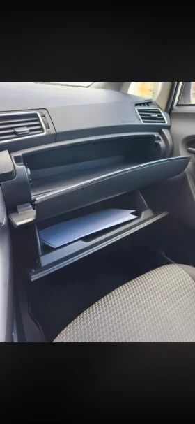 Toyota Verso, снимка 15